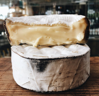 winslade cheese from hampshire cheeses - vacherin/camembert cross